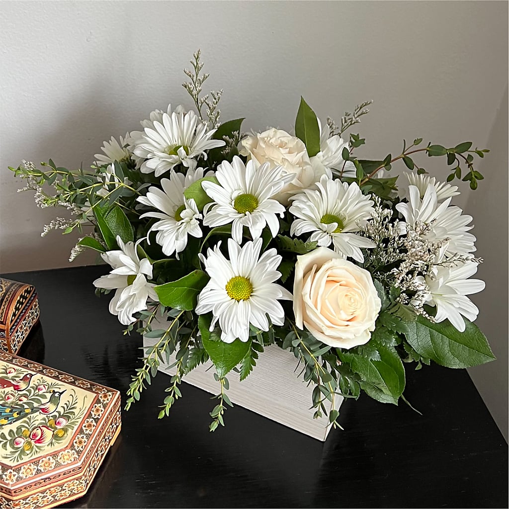 Fresh Linen Box Bouquet – A BEAUTIFUL DAY FLORIST WINE & GOURMET, Port Saint Lucie FL
