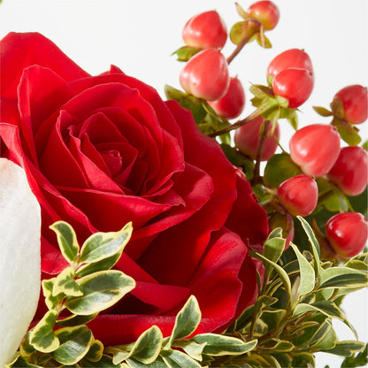 Snowy Wonderland Bouquet – A BEAUTIFUL DAY FLORIST WINE & GOURMET, Port Saint Lucie FL